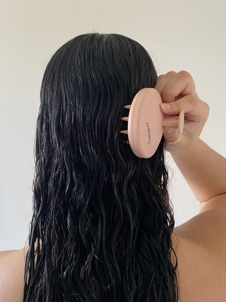 Pourquoi intégrer un masque capillaire dans sa routine Vitaker ?